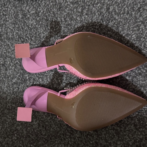 INC Pointed Heels - Picture 4 of 5